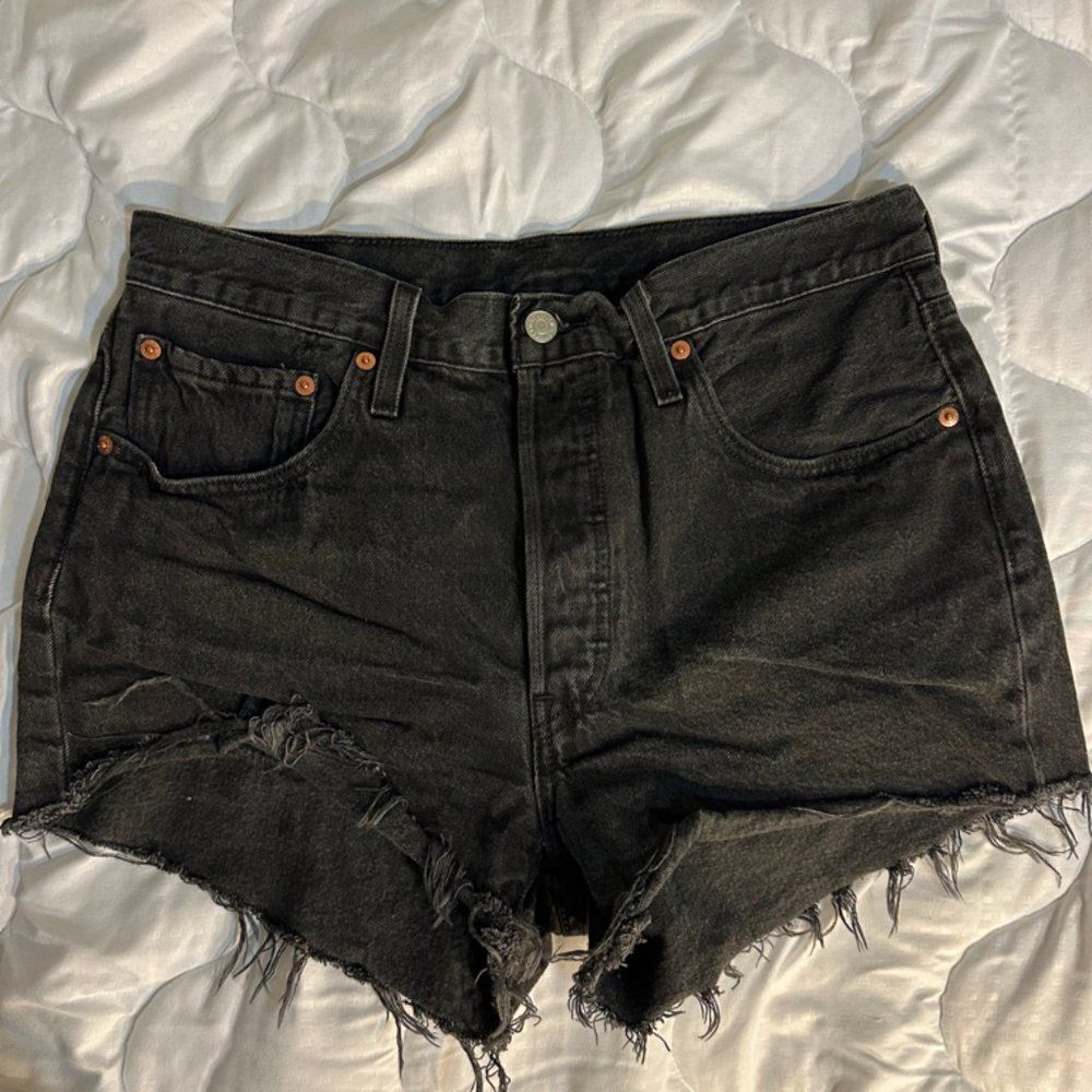 Sexy Levi’s 501 Shorts Black Waist 32 Inches